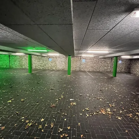 Luxe Suite, Near Station & Free Wifi *