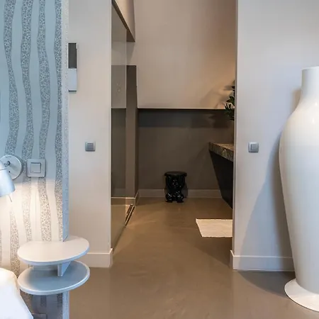 Апартаменты Luxury In Historic Mill Free Parking & Ac