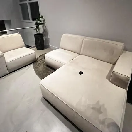 Luxe Suite, Near Station & Free Wifi Apartamento