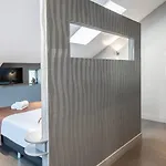Luxe Suite, Near Station & Free Wifi Oss