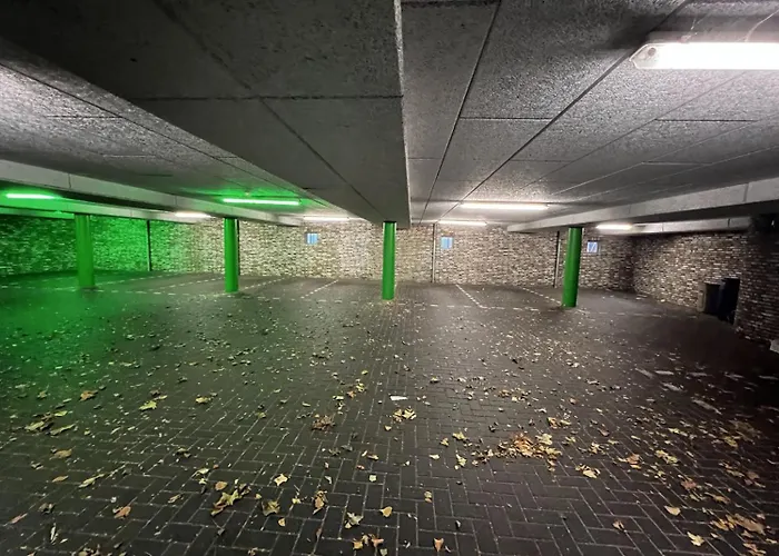 Luxe Suite, Near Station & Free Wifi *